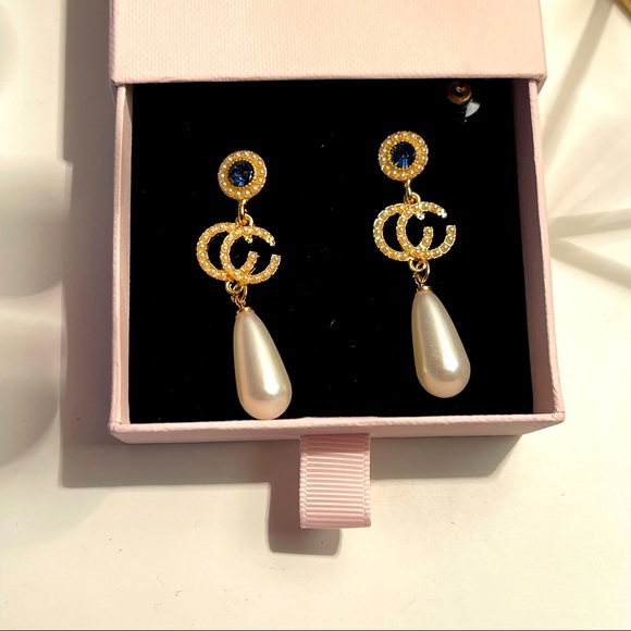 Pearl long drop earrings - Picture 3 of 6